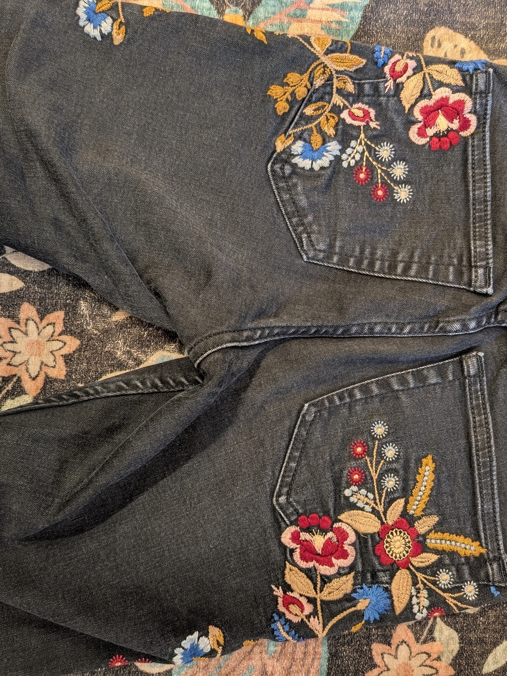 Topshop Jamie Jeans with Multicolor Floral Embroidery Size 25 - Picture 3 of 15